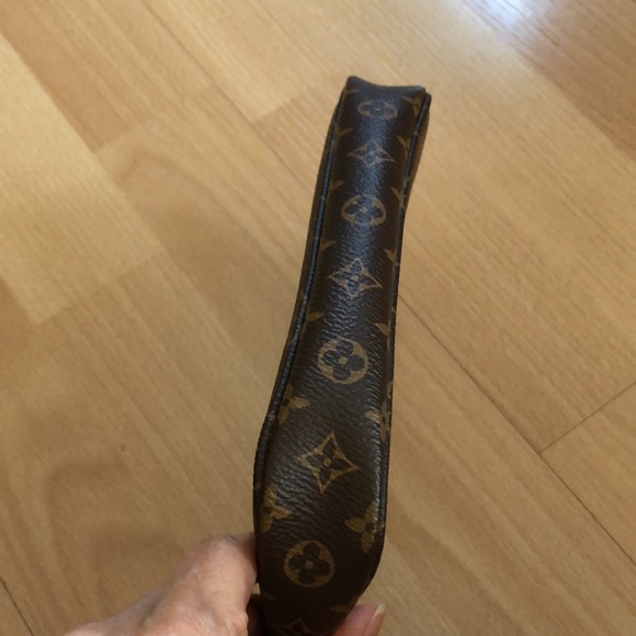 🌸🌸 AUTHENTIC 🌸🌸 Louis Vuitton Pochette Accessory - Picture 14 of 14